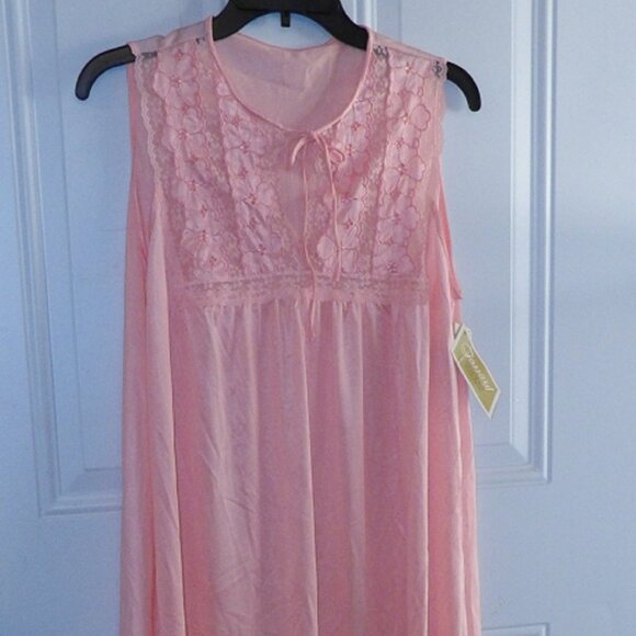 Vintage 60s GOSSARD ARTEMIS Nylon Nightgown Peach Size Medium ILGWU Tag - Picture 1 of 11